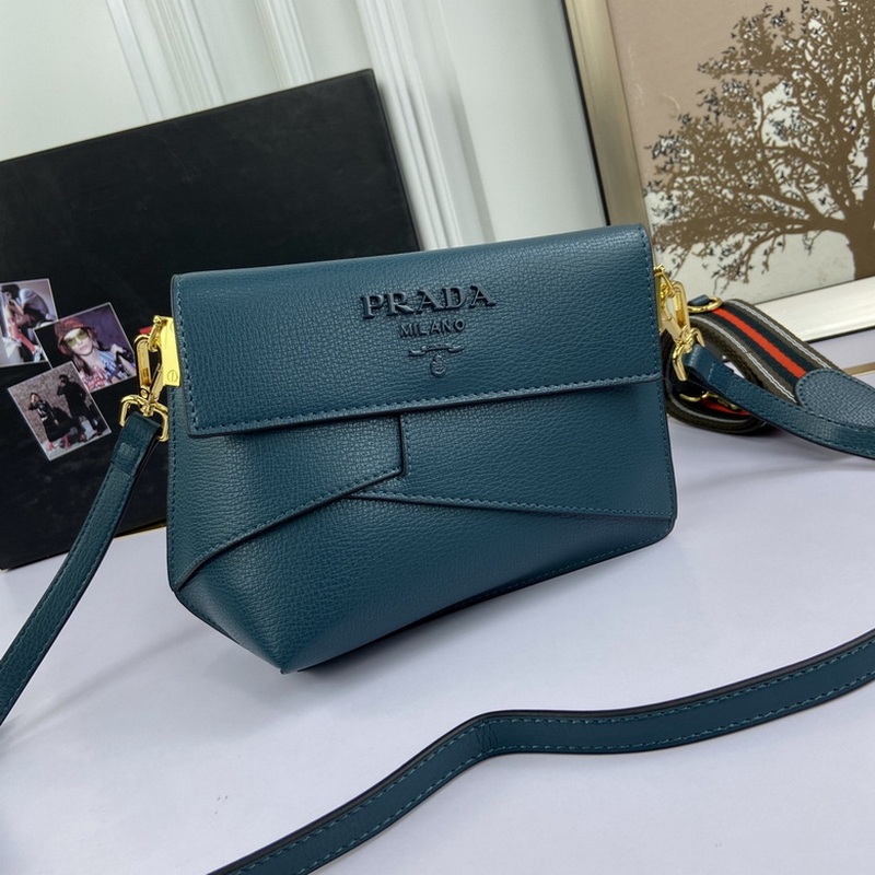 Prada Handbags 40